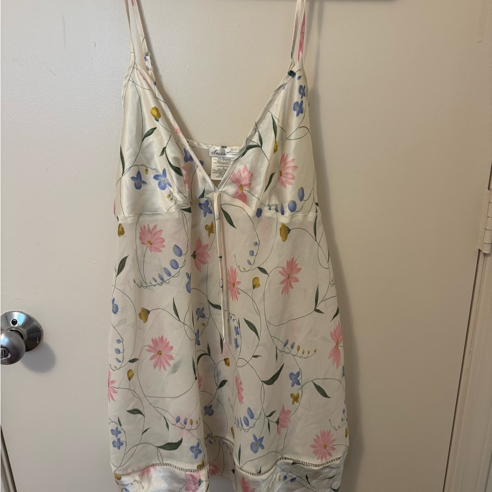 Secret Treasures Floral Chemise in Cream and Pink